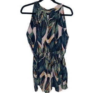 Tropical leaf print romper, nwot, size large, cute! ties in back, elastic waist
